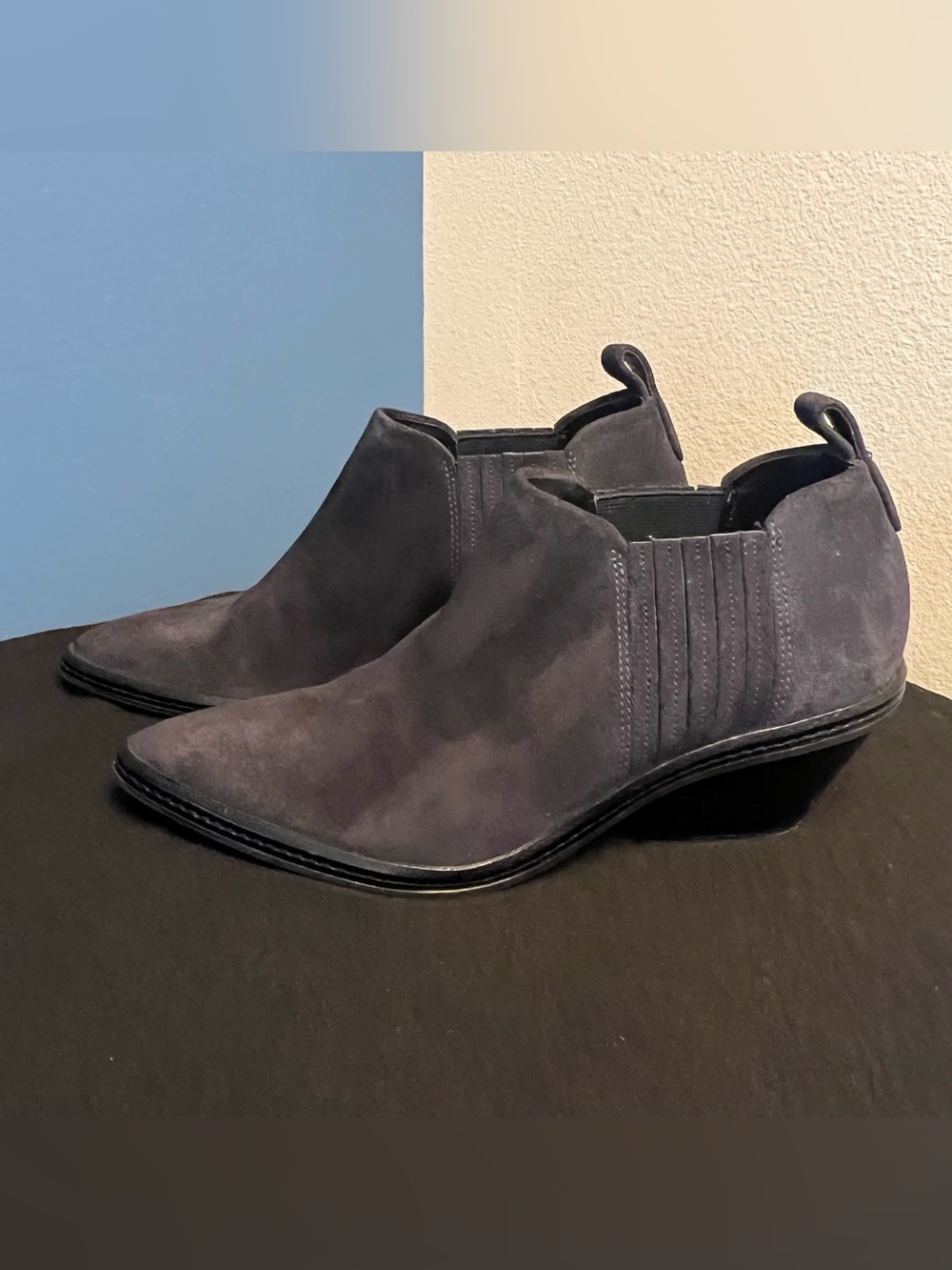 Via Spiga Farly Water Resistant Booties Pointed Toe Navy Suede Women’s Size 8 M